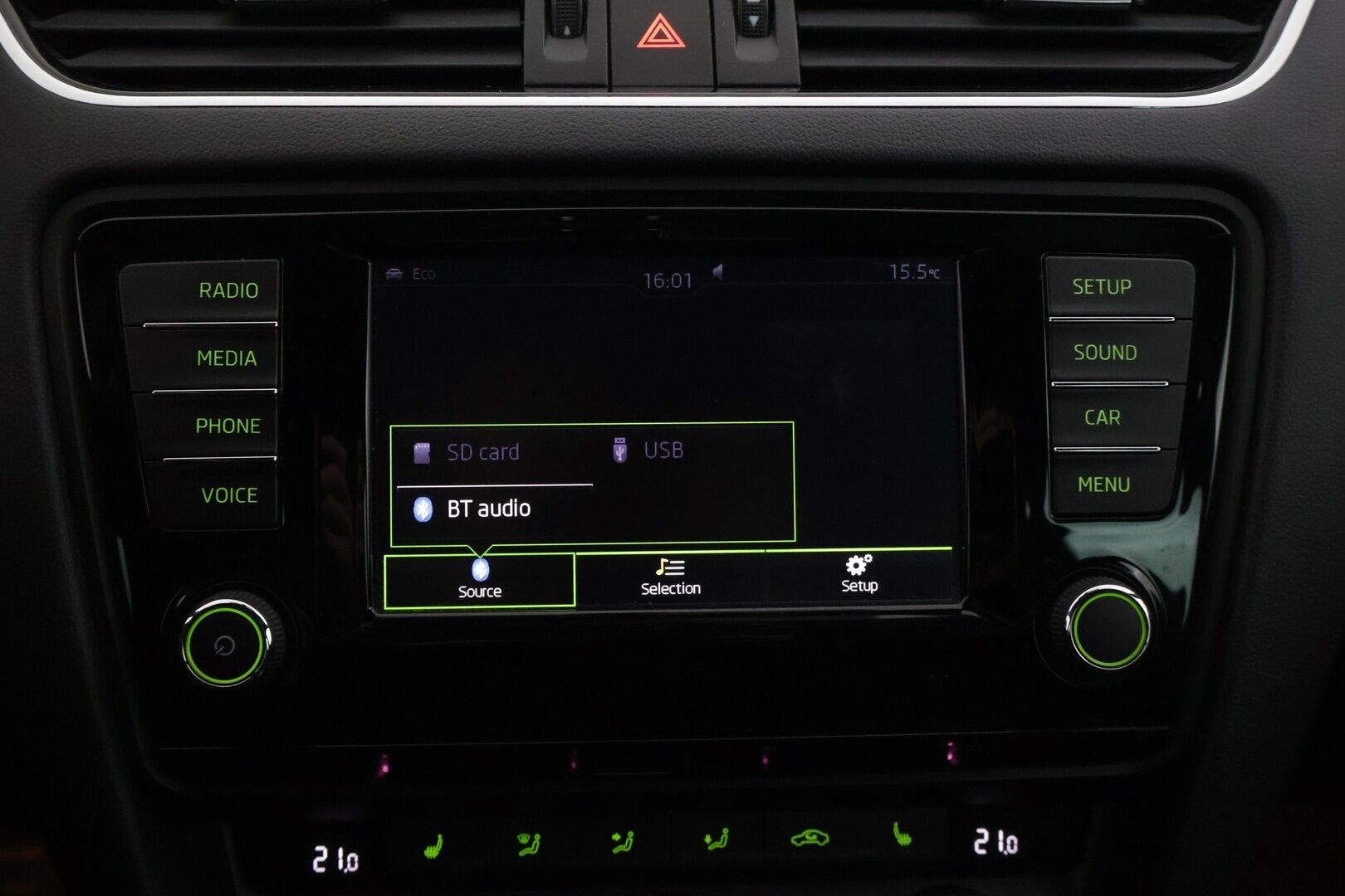 Skoda Octavia 2015 Combi 2,0 TSI RS DSG Autom * Suomi-auto / ACC / Webasto / Tutkat / Kessy / Lämm. tuulilasi / Sporttipenkit * - * Sporttinen juuri huollettu farmari seuraavalle! Kahdet asialliset renkaat ja vanteet, kovat varusteet! * - HULLUT VÄLIPÄIVÄT KORKOTARJOUS 2,49%