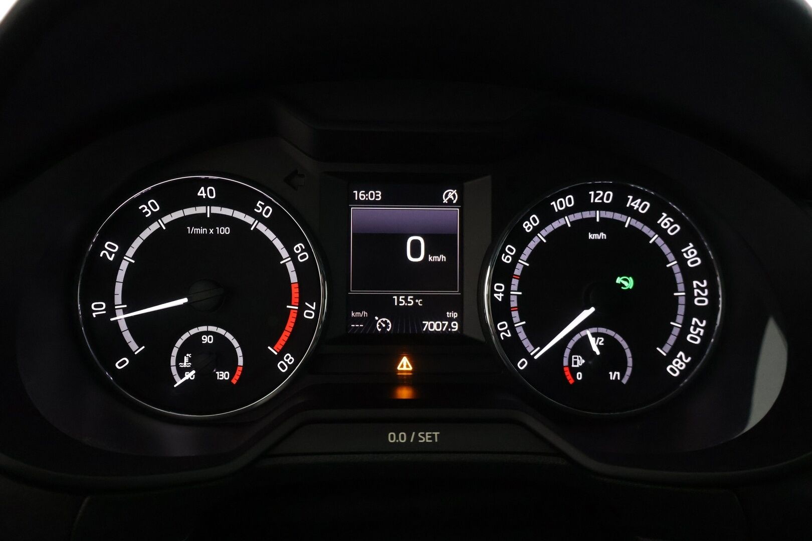 Skoda Octavia 2015 Combi 2,0 TSI RS DSG Autom * Suomi-auto / ACC / Webasto / Tutkat / Kessy / Lämm. tuulilasi / Sporttipenkit * - * Sporttinen juuri huollettu farmari seuraavalle! Kahdet asialliset renkaat ja vanteet, kovat varusteet! * - HULLUT VÄLIPÄIVÄT KORKOTARJOUS 2,49%