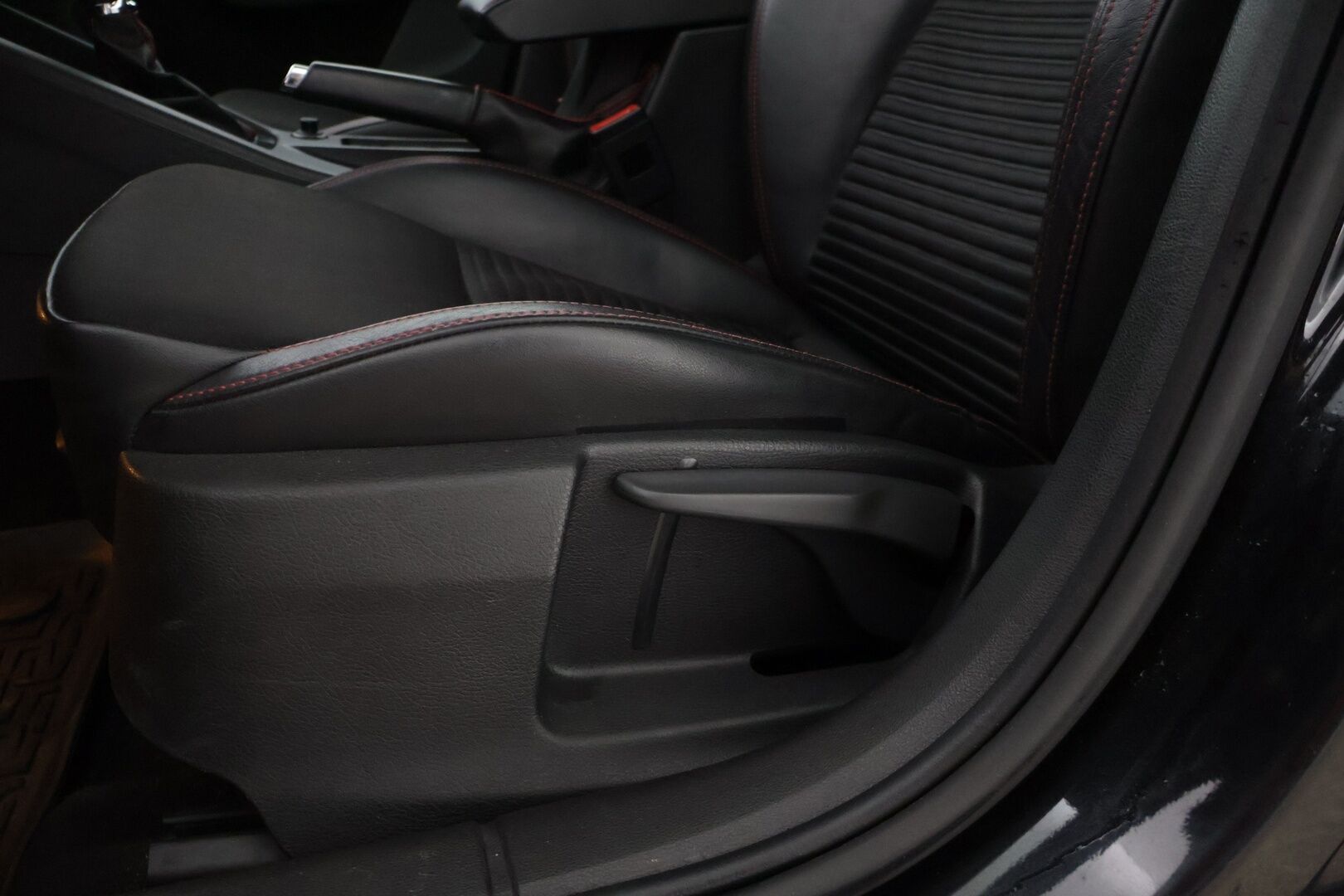 Skoda Octavia 2015 Combi 2,0 TSI RS DSG Autom * Suomi-auto / ACC / Webasto / Tutkat / Kessy / Lämm. tuulilasi / Sporttipenkit * - * Sporttinen juuri huollettu farmari seuraavalle! Kahdet asialliset renkaat ja vanteet, kovat varusteet! * - HULLUT VÄLIPÄIVÄT KORKOTARJOUS 2,49%