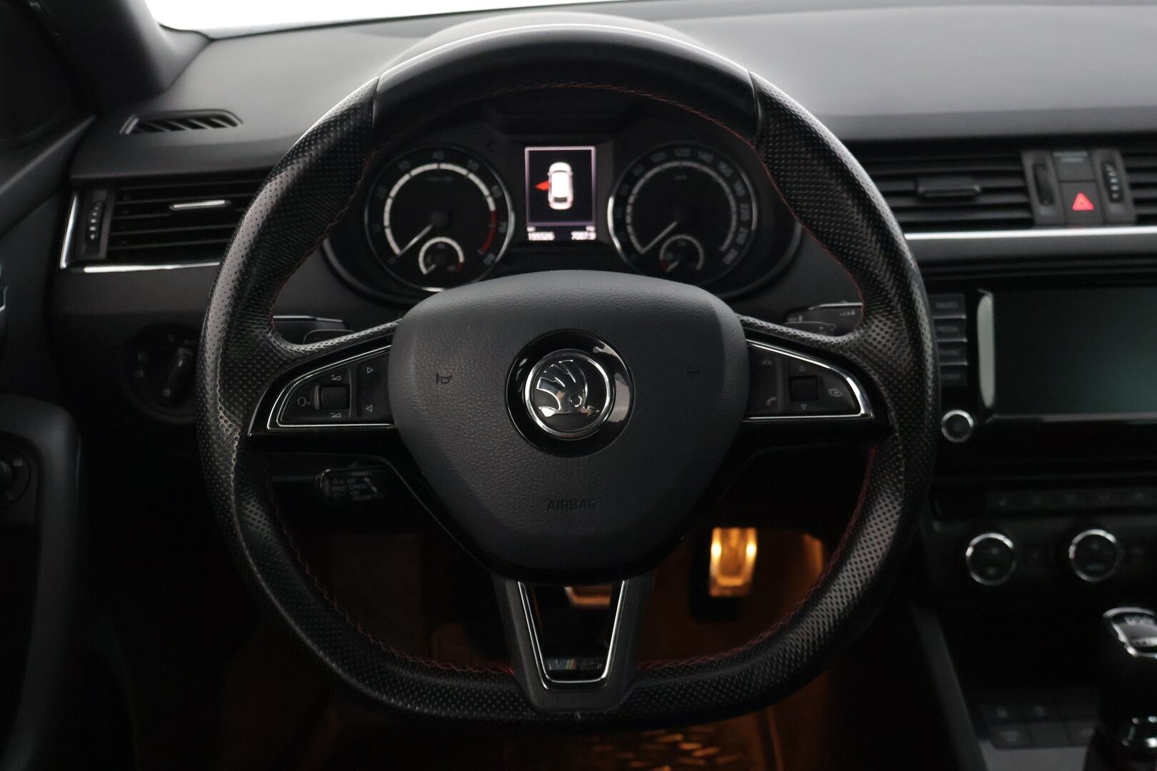 Skoda Octavia 2015 Combi 2,0 TSI RS DSG Autom * Suomi-auto / ACC / Webasto / Tutkat / Kessy / Lämm. tuulilasi / Sporttipenkit * - * Sporttinen juuri huollettu farmari seuraavalle! Kahdet asialliset renkaat ja vanteet, kovat varusteet! * - HULLUT VÄLIPÄIVÄT KORKOTARJOUS 2,49%