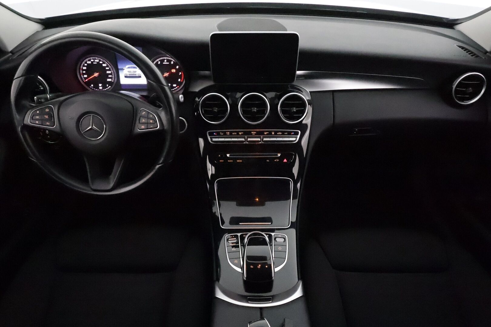 Mercedes-Benz C 2016 200 4Matic A AMG Premium Edition *Webasto / Vakkari / ILS-LED / P.tutkat / Sporttipenkit / Koukku* - Suomi-auto / Kahdet renkaat aluvanteilla 