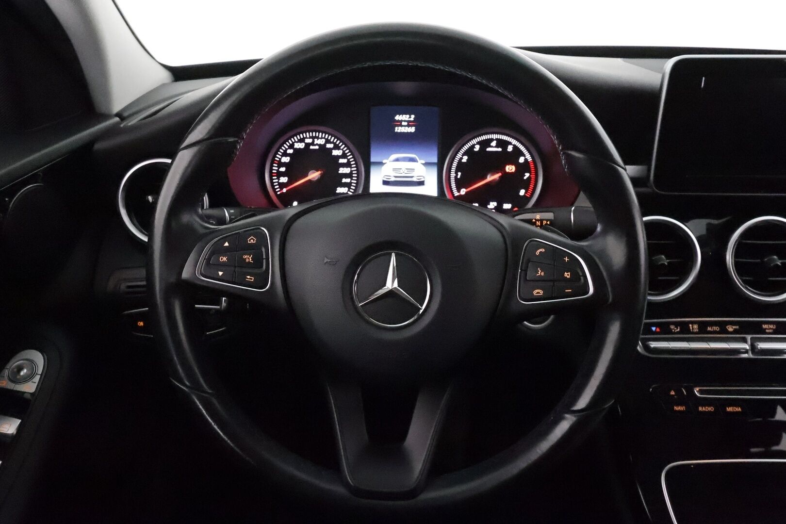Mercedes-Benz C 2016 200 4Matic A AMG Premium Edition *Webasto / Vakkari / ILS-LED / P.tutkat / Sporttipenkit / Koukku* - Suomi-auto / Kahdet renkaat aluvanteilla 