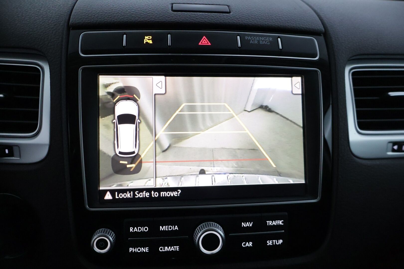 Volkswagen Touareg 2016 3,0 V6 TDI 150 kW (204 hv) 4MOTION Tiptronic-automaatti * Suomiauto / Webasto / P.Kamera / Vetokoukku / Navi * - *Vetomassa 3500kg / Muistipenkki / Kahdet renkaat vanteilla / Rautajousilla!*