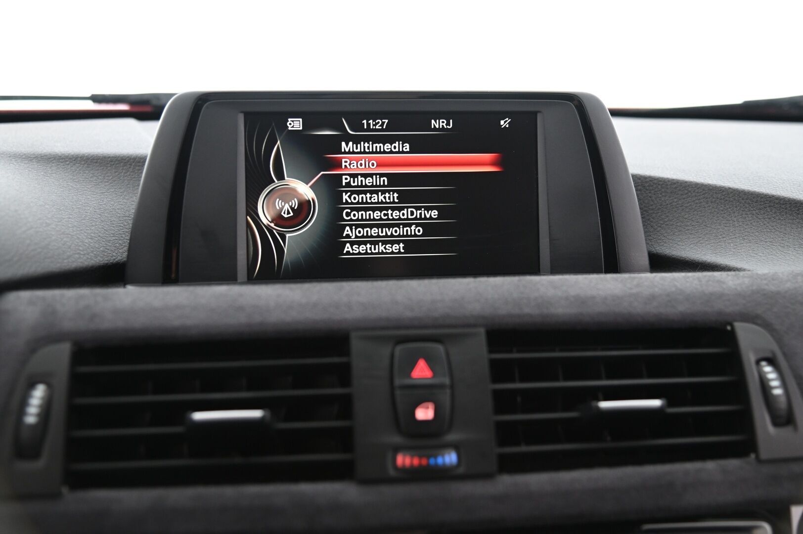 BMW 316 2016 F30 LCI Sedan Business *LED / Bluetooth / P.tutkat / Lohkolämmitin & sisäpistoke / Vakkari* - 2x hyvät renkaat / Juuri huollettu!