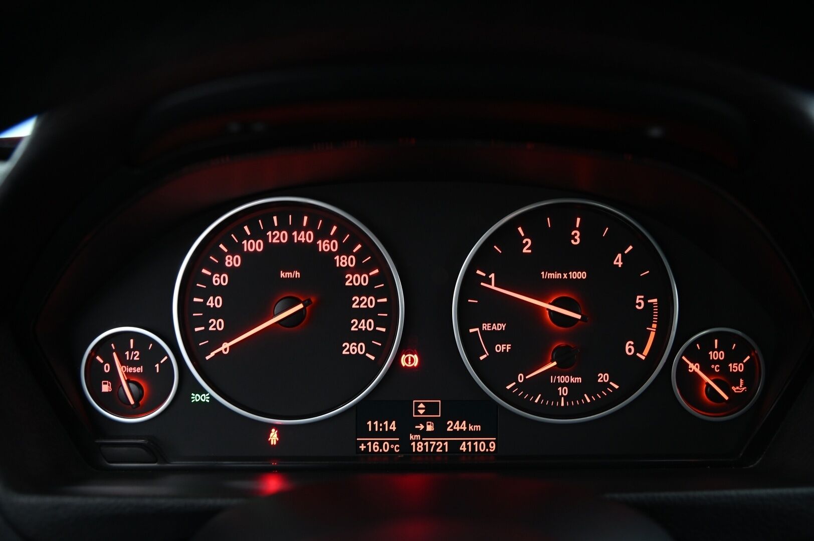 BMW 316 2016 F30 LCI Sedan Business *LED / Bluetooth / P.tutkat / Lohkolämmitin & sisäpistoke / Vakkari* - 2x hyvät renkaat / Juuri huollettu!