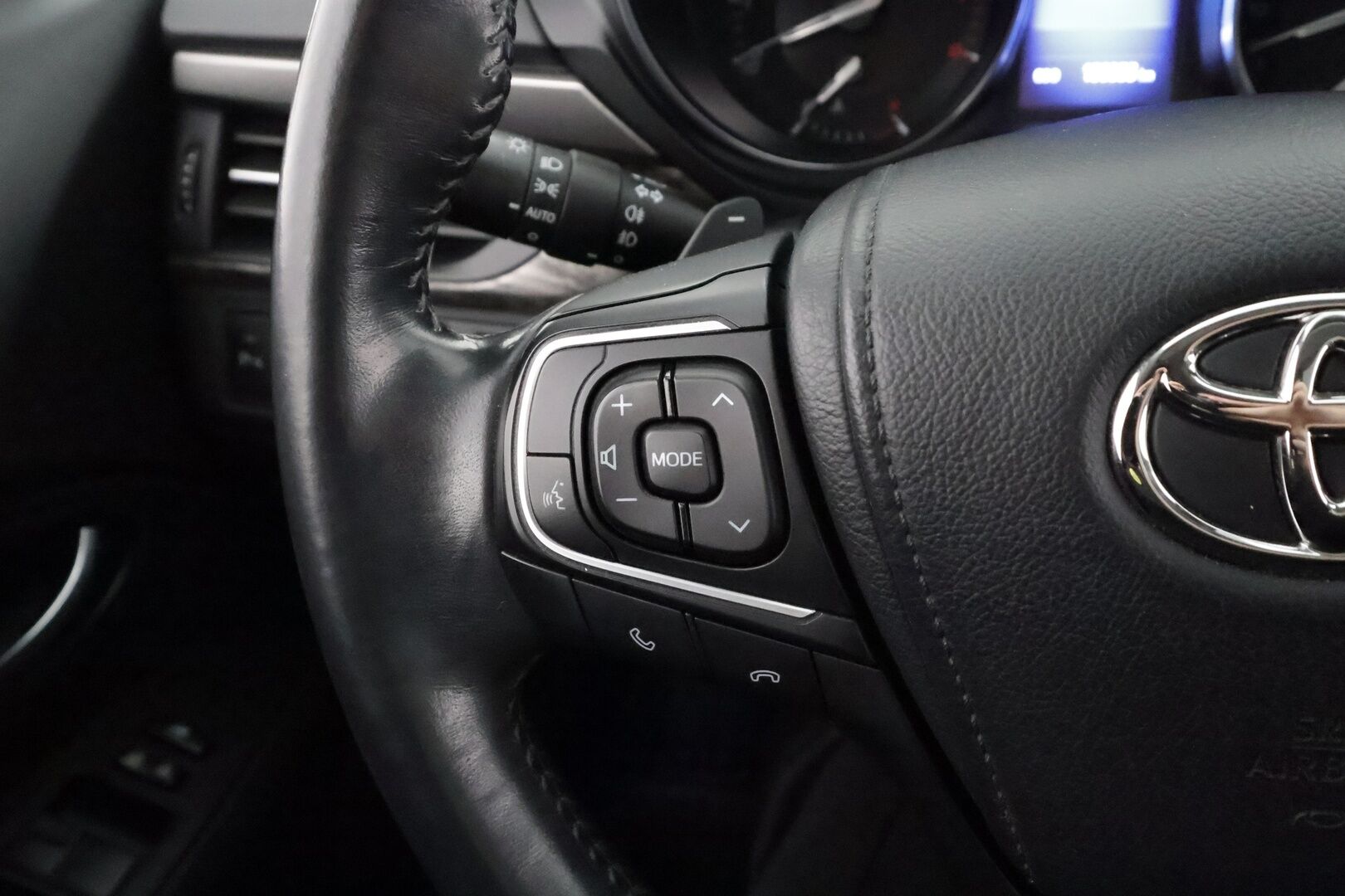 Toyota Avensis 2016 1,8 Valvematic Premium Touring Sports Multidrive S - | 1 Omistajalta | Merkkihuollettu | Nahat | Muistipenkki | Lasikatto | LED | Navi | Vakkari | Lohko | P.Kamera | Suomi-auto | Kahdet Renkaat |