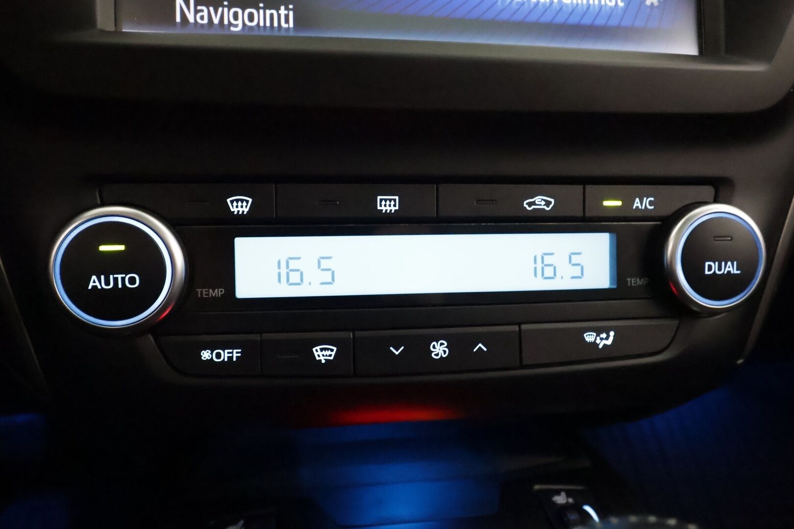 Toyota Avensis 2016 1,8 Valvematic Premium Touring Sports Multidrive S - | 1 Omistajalta | Merkkihuollettu | Nahat | Muistipenkki | Lasikatto | LED | Navi | Vakkari | Lohko | P.Kamera | Suomi-auto | Kahdet Renkaat |
