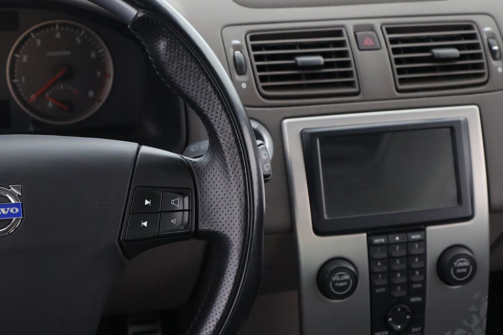 Volvo C30 2007 Coupe T5 Summum - DynAudio / Kattoluukku / Muistipenkit / Xenon / BLIS / Vakkari / Harvoin tarjolla!