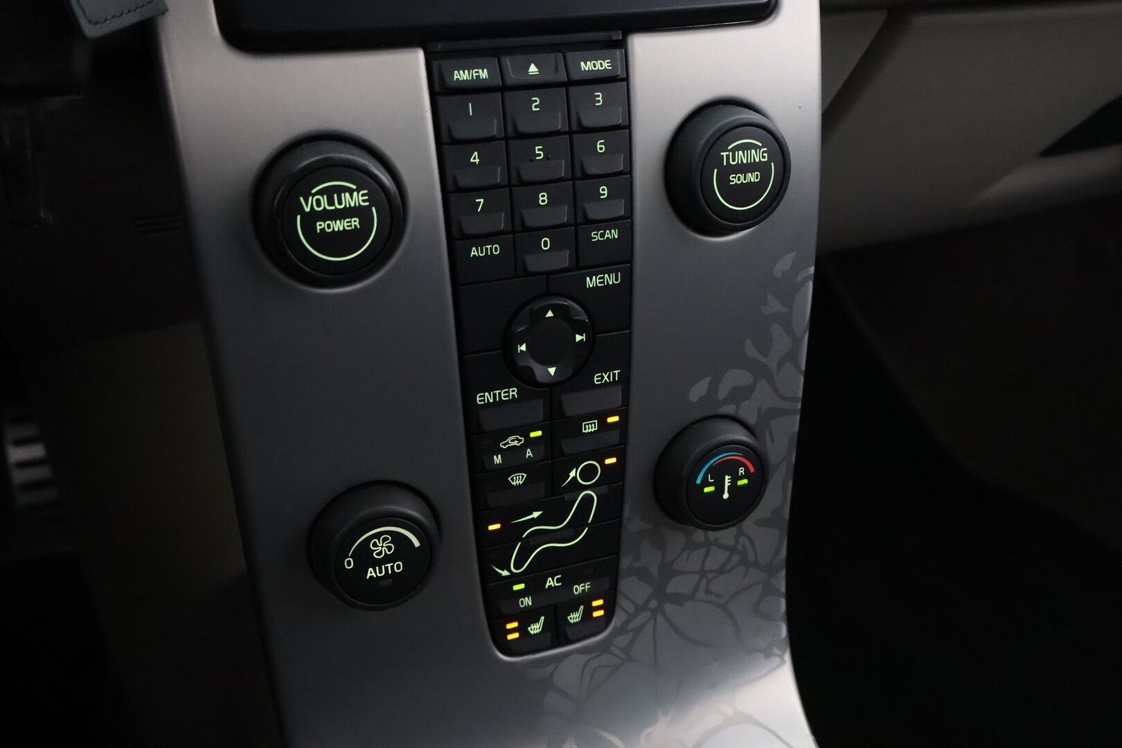Volvo C30 2007 Coupe T5 Summum - DynAudio / Kattoluukku / Muistipenkit / Xenon / BLIS / Vakkari / Harvoin tarjolla!