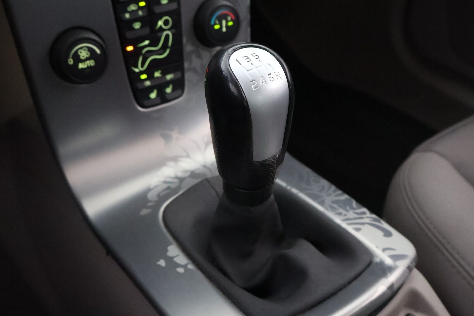 Volvo C30 2007 Coupe T5 Summum - DynAudio / Kattoluukku / Muistipenkit / Xenon / BLIS / Vakkari / Harvoin tarjolla!