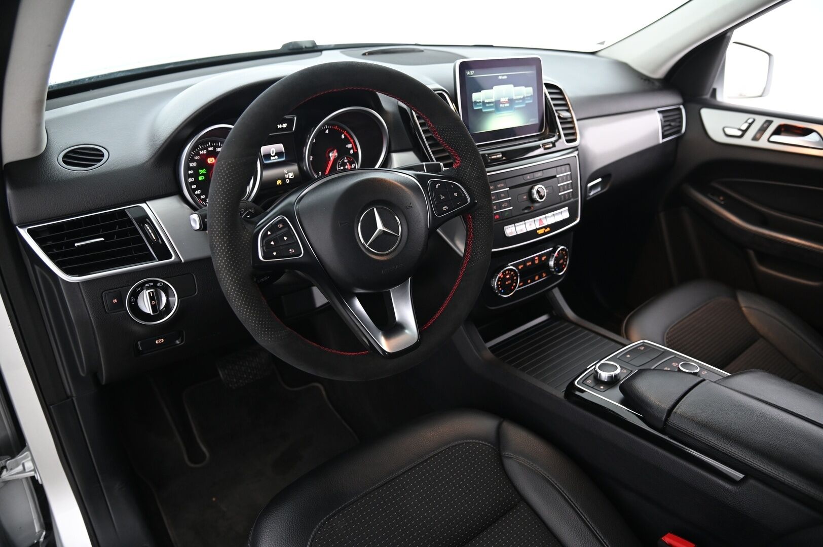 Mercedes-Benz GLE 2015 250 d 4Matic*Webasto / P.kamera / Täyssähköpenkit / 9G* - *Juuri huollettu / 2x renkaat&vanteet*