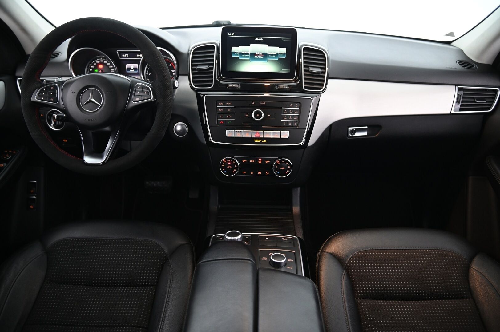 Mercedes-Benz GLE 2015 250 d 4Matic*Webasto / P.kamera / Täyssähköpenkit / 9G* - *Juuri huollettu / 2x renkaat&vanteet*