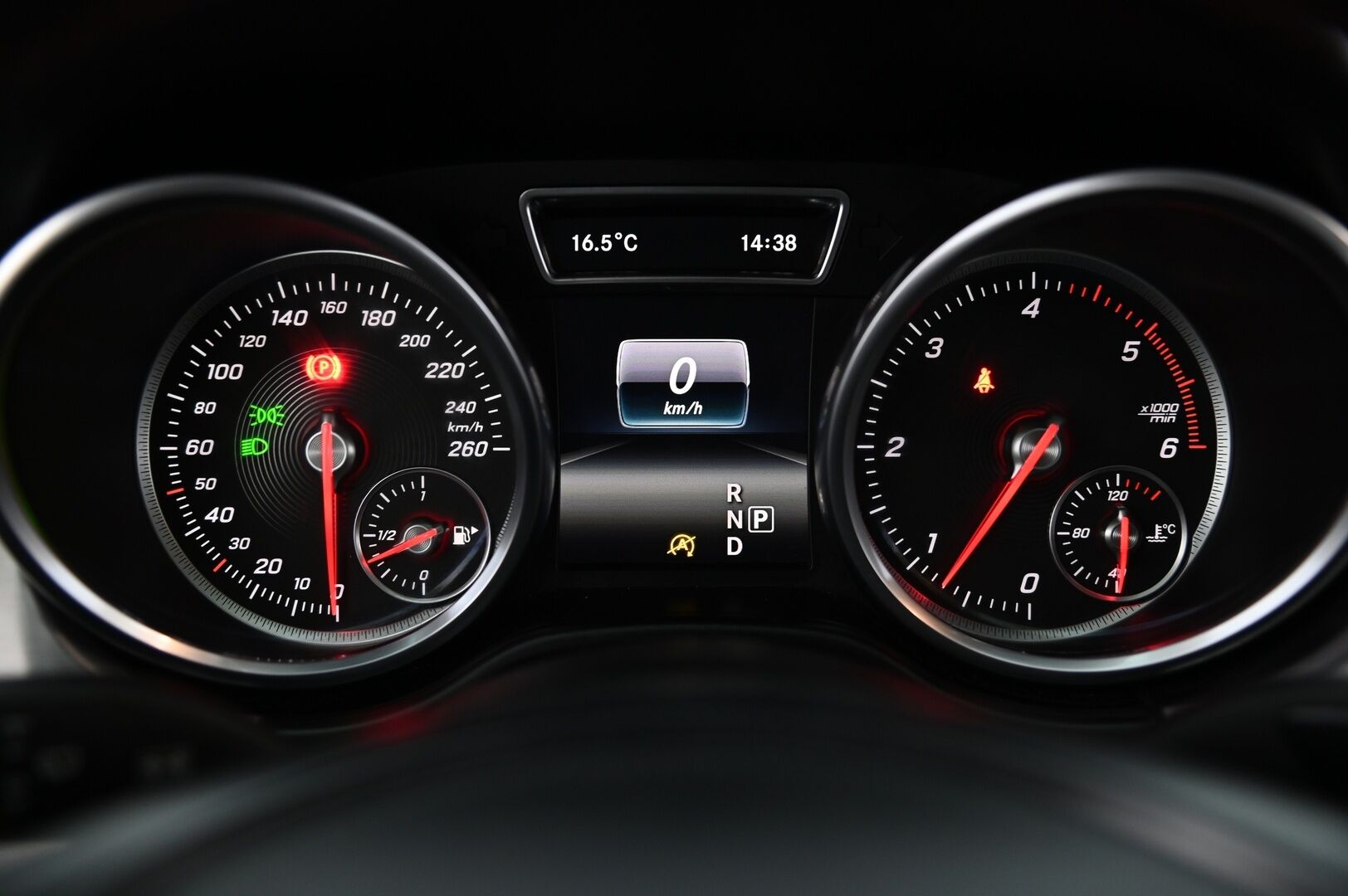 Mercedes-Benz GLE 2015 250 d 4Matic*Webasto / P.kamera / Täyssähköpenkit / 9G* - *Juuri huollettu / 2x renkaat&vanteet*