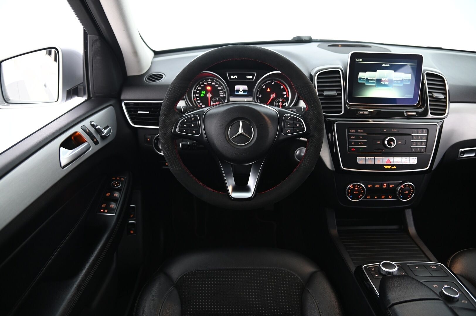 Mercedes-Benz GLE 2015 250 d 4Matic*Webasto / P.kamera / Täyssähköpenkit / 9G* - *Juuri huollettu / 2x renkaat&vanteet*