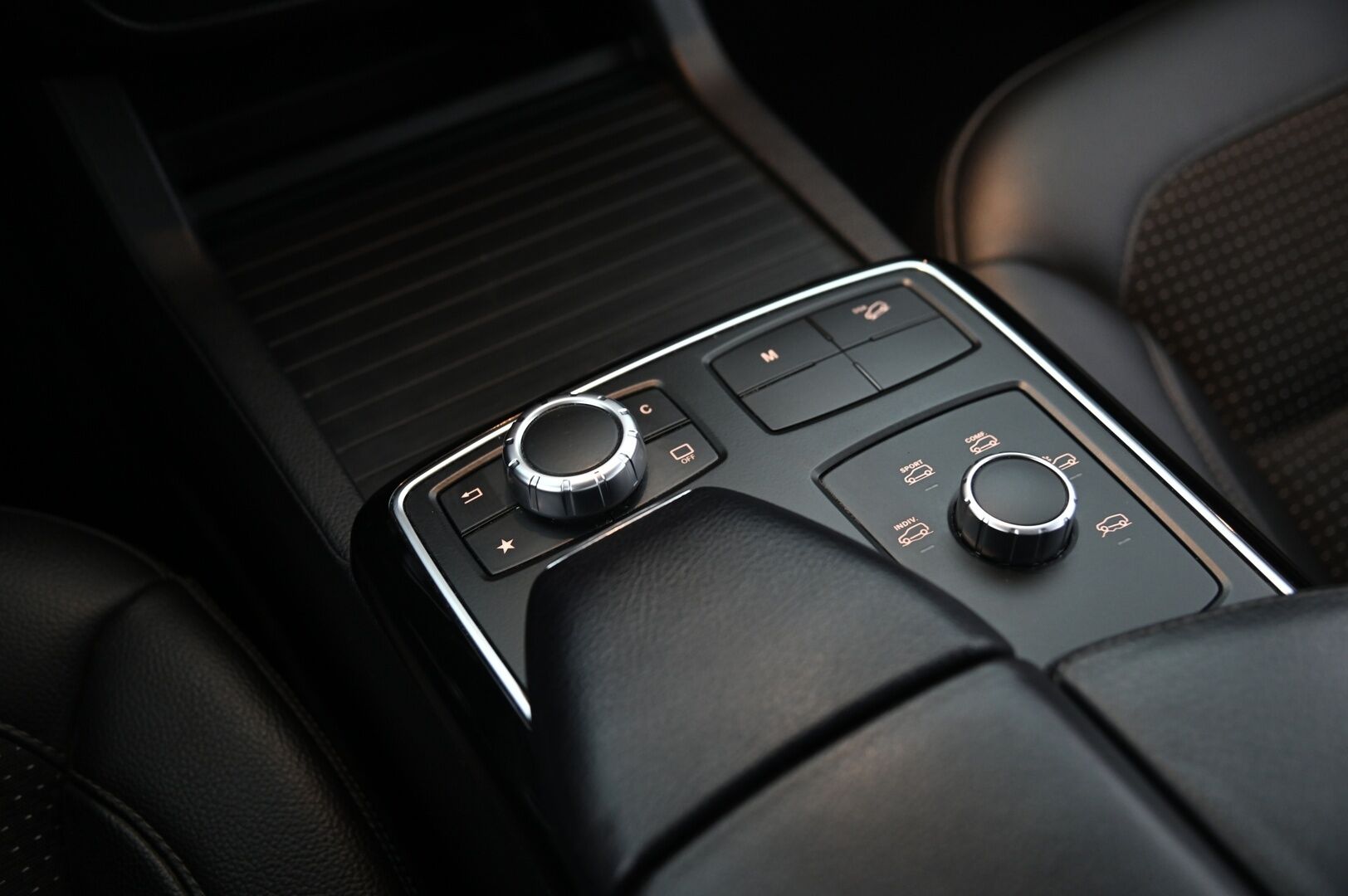 Mercedes-Benz GLE 2015 250 d 4Matic*Webasto / P.kamera / Täyssähköpenkit / 9G* - *Juuri huollettu / 2x renkaat&vanteet*