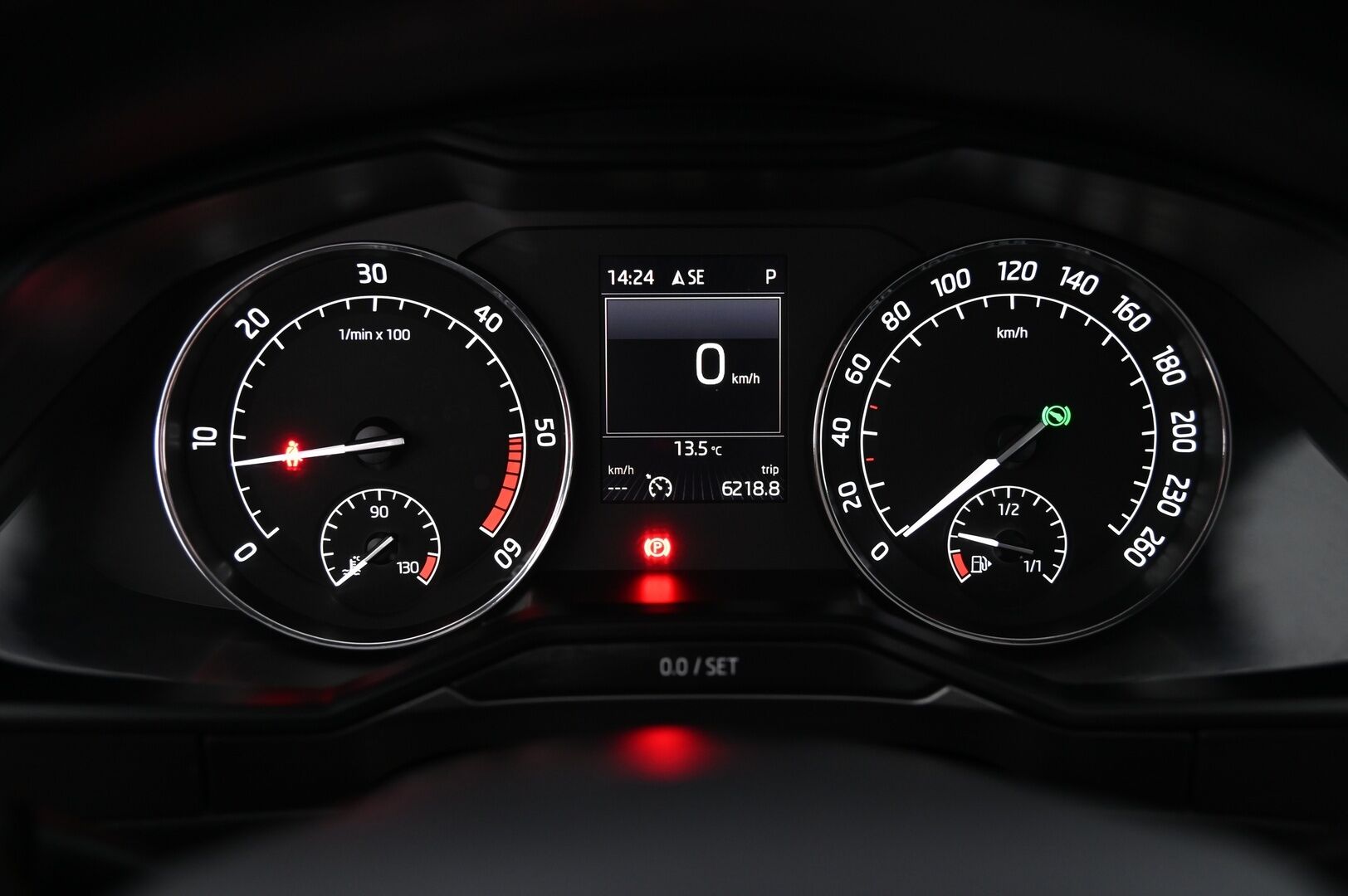 Skoda Superb 2016 Combi 2,0 TDI 150 Style DSG Autom * Webasto / Adaptiivinen vakionopeudensäädin / Canton / S-luukku / Nahka - Alcantara - Suomi-Auto / 2x Avain / 2x Renkaat & Vanteet / kaukovaloautomatiikka