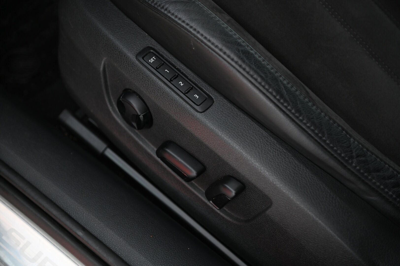 Skoda Superb 2016 Combi 2,0 TDI 150 Style DSG Autom * Webasto / Adaptiivinen vakionopeudensäädin / Canton / S-luukku / Nahka - Alcantara - Suomi-Auto / 2x Avain / 2x Renkaat & Vanteet / kaukovaloautomatiikka
