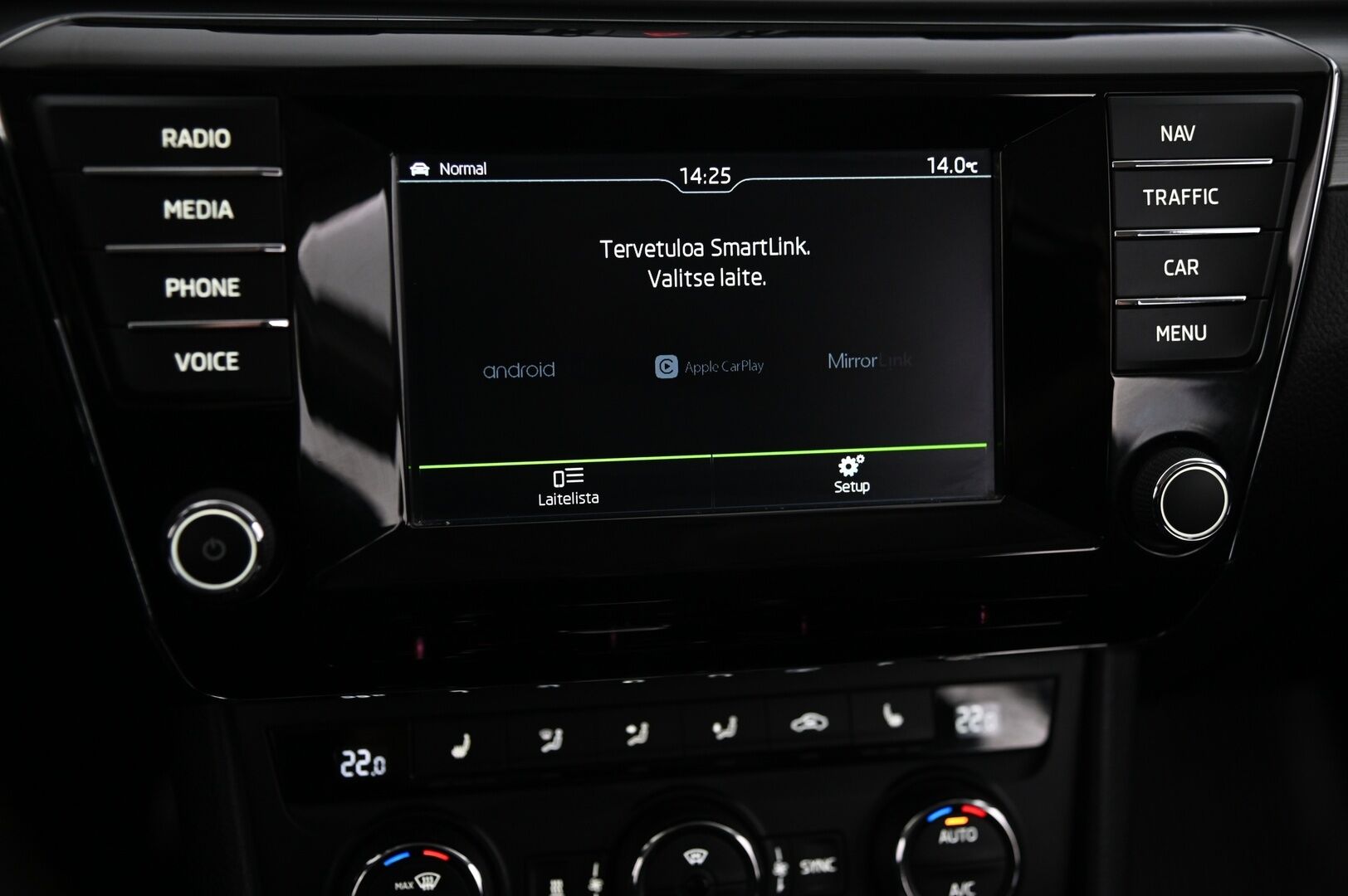 Skoda Superb 2016 Combi 2,0 TDI 150 Style DSG Autom * Webasto / Adaptiivinen vakionopeudensäädin / Canton / S-luukku / Nahka - Alcantara - Suomi-Auto / 2x Avain / 2x Renkaat & Vanteet / kaukovaloautomatiikka