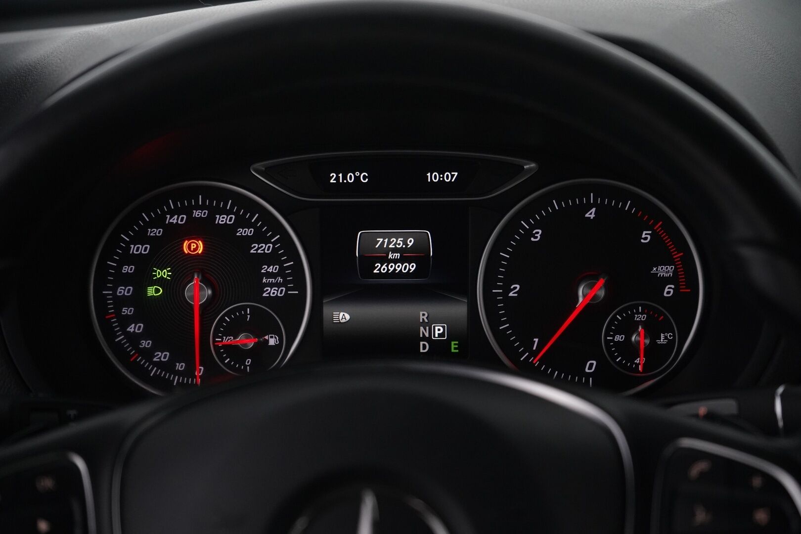 Mercedes-Benz B 2015 180 d A Premium Business *Webasto / Kamera /  Bluetooth / Vakionopeudensäädin* - Suomi-auto / Juuri katsastettu ja huollettu / Kahdet OEM Vanteet