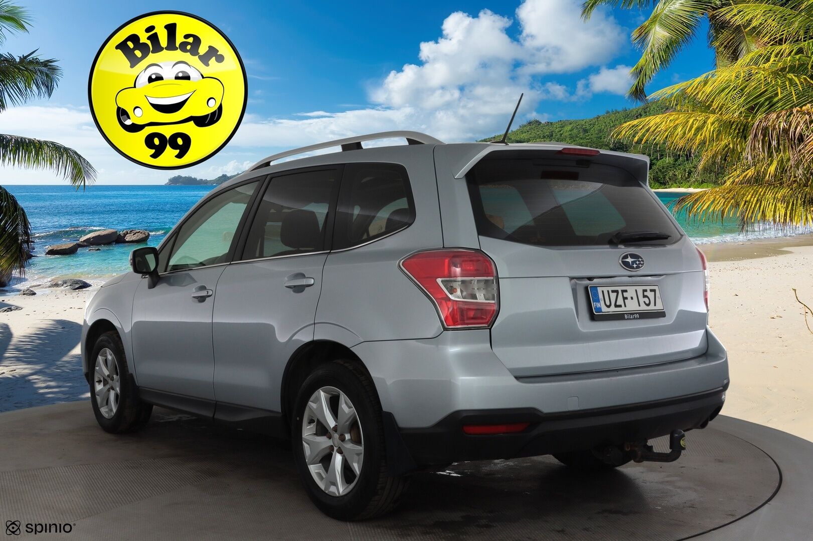 Subaru Forester 2015 2,0i XE CVT * Lasikattoluukku / Vakkari / P.kamera / Koukku / Webasto / KeylessGo / Nahat / Sähköpenkki / Sähköluukku * - Suomi-auto / Kahdet renkaat aluvanteilla
