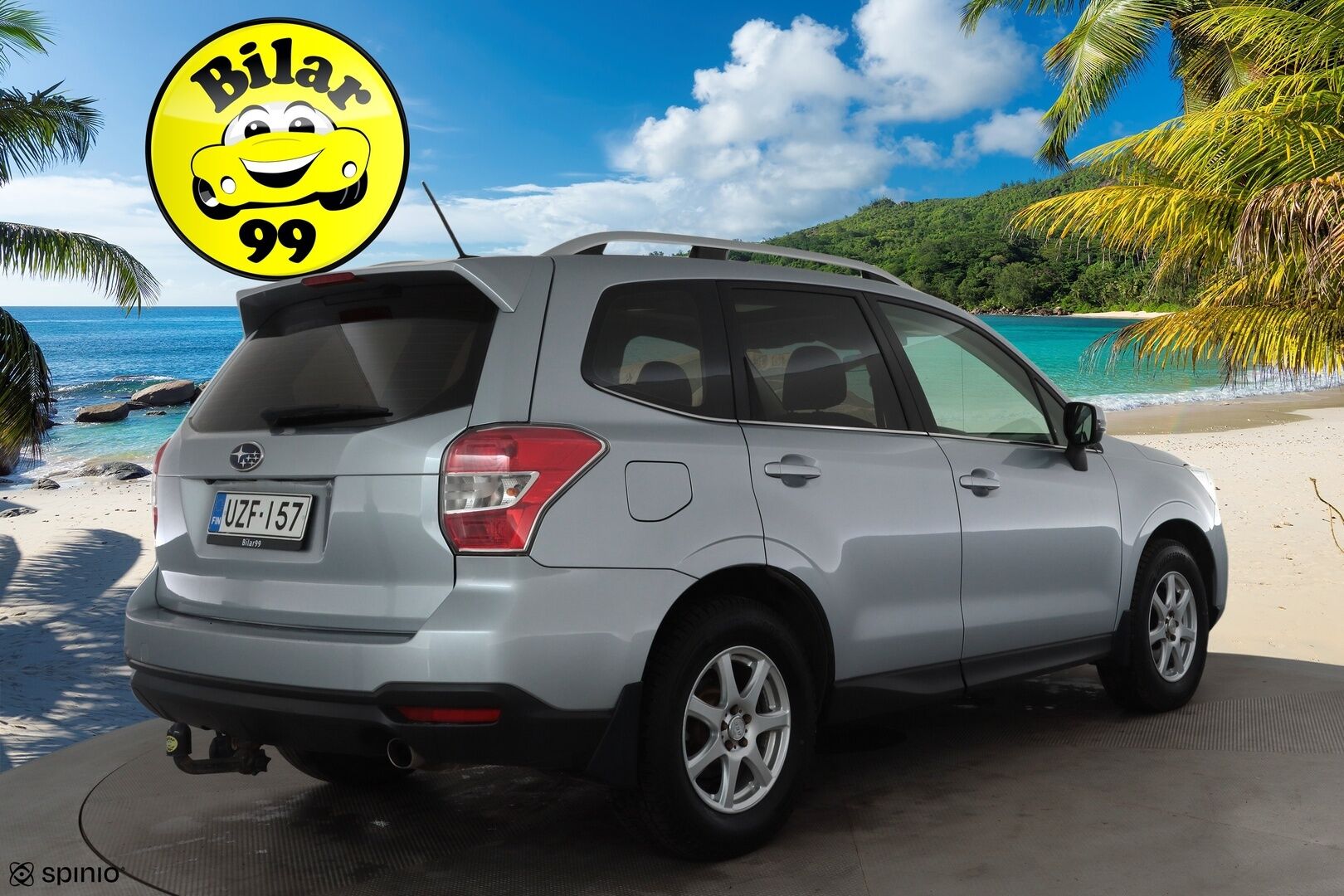 Subaru Forester 2015 2,0i XE CVT * Lasikattoluukku / Vakkari / P.kamera / Koukku / Webasto / KeylessGo / Nahat / Sähköpenkki / Sähköluukku * - Suomi-auto / Kahdet renkaat aluvanteilla