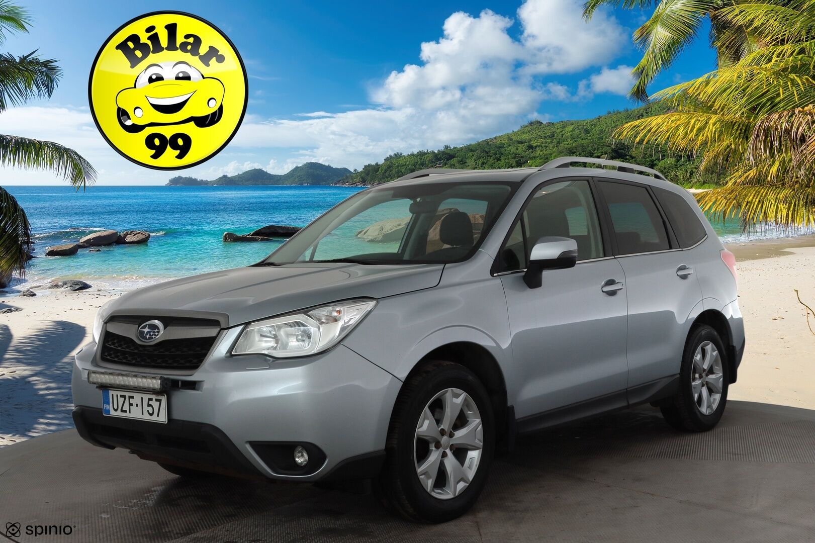 Subaru Forester 2015 2,0i XE CVT * Lasikattoluukku / Vakkari / P.kamera / Koukku / Webasto / KeylessGo / Nahat / Sähköpenkki / Sähköluukku * - Suomi-auto / Kahdet renkaat aluvanteilla