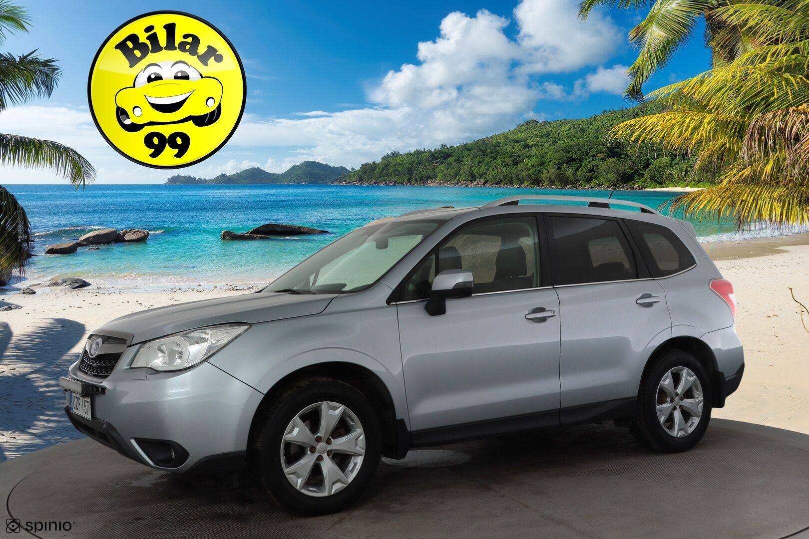 Subaru Forester 2015 2,0i XE CVT * Lasikattoluukku / Vakkari / P.kamera / Koukku / Webasto / KeylessGo / Nahat / Sähköpenkki / Sähköluukku * - Suomi-auto / Kahdet renkaat aluvanteilla