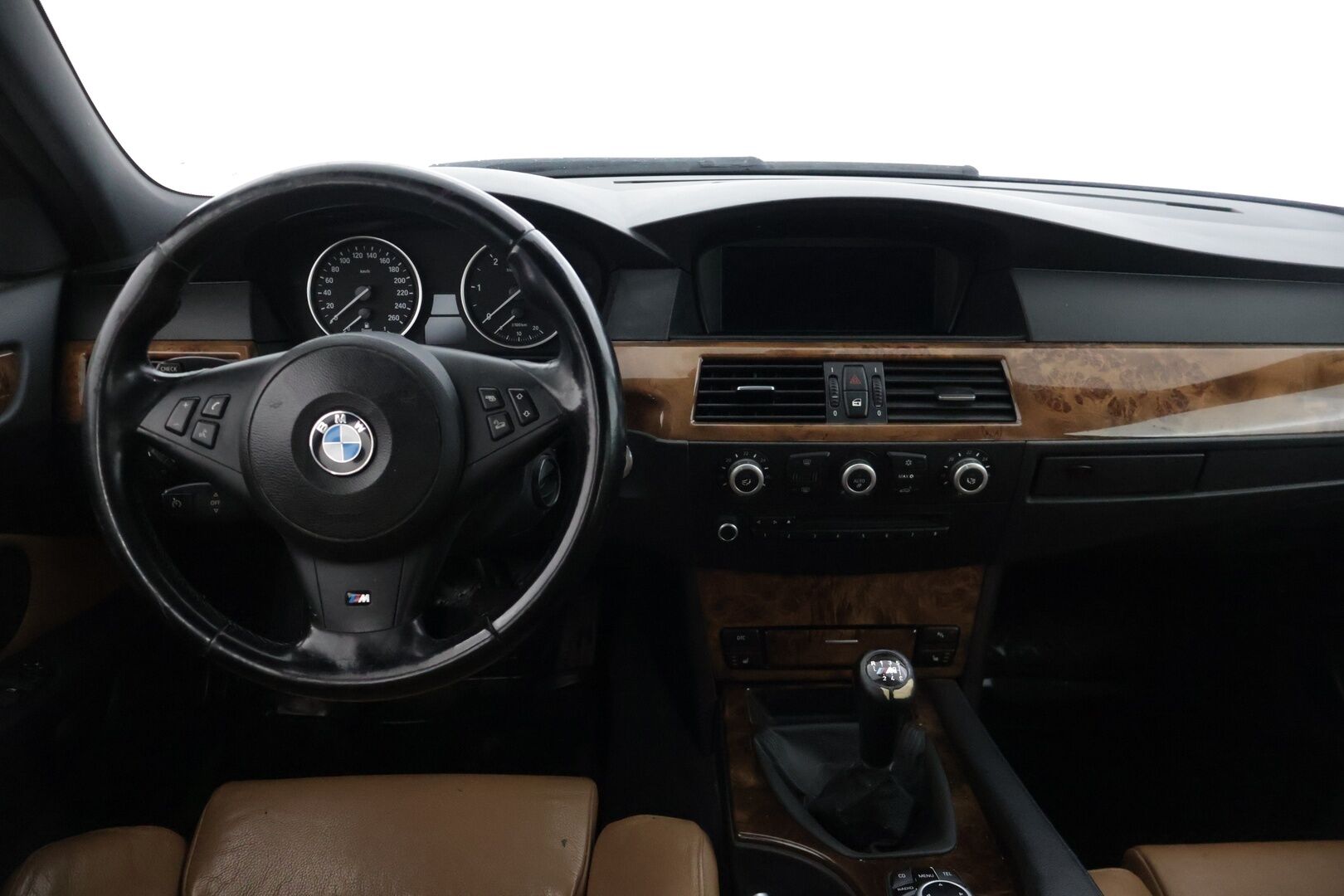 BMW 530 2010 530D XDRIVE E61 Touring * YritysOutlet - Myydään vain yrityksille / M Sport / Nahkasisusta / Prof.Navi / Hifit * - * Tämä auto myydään YritysOutlet -valikoimasta vain yritykselle *