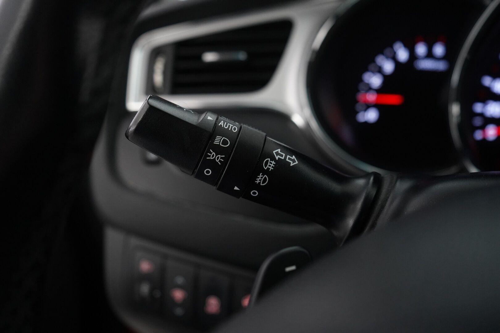 Kia cee'd 2015 1,6 CRDi ISG 136hv EX SW DCT A/T Ecodynamics - Auto matkalla myymälään! - HULLUT JOULUT KORKOTARJOUS 2,49% 