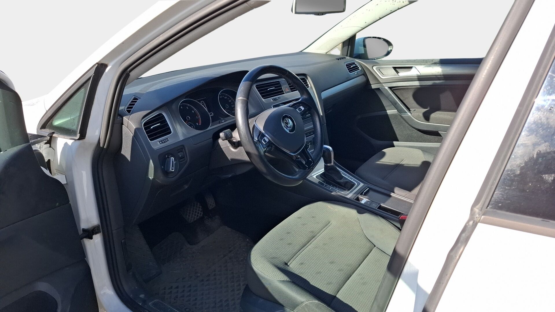 Volkswagen Golf 2016 Variant Comfortline 1,4 TSI 92 kW (125 hv) DSG-automaatti - Webasto / Koukku / Vakionopeudensäädin / Tutkat 