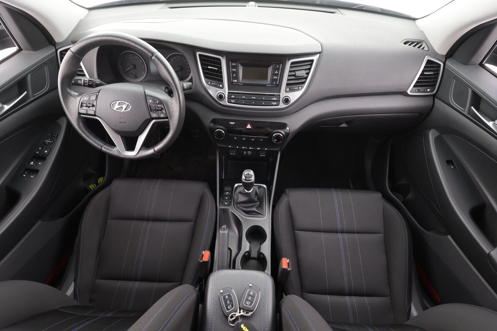 Hyundai Tucson 2016 1,6 6MT ISG Classic Business - * P.Tutka | Vakkari | Bluetooth | Ratinlämmitin | Suomi-auto | Taloudellinen | Kahdet renkaat aluvanteilla * 