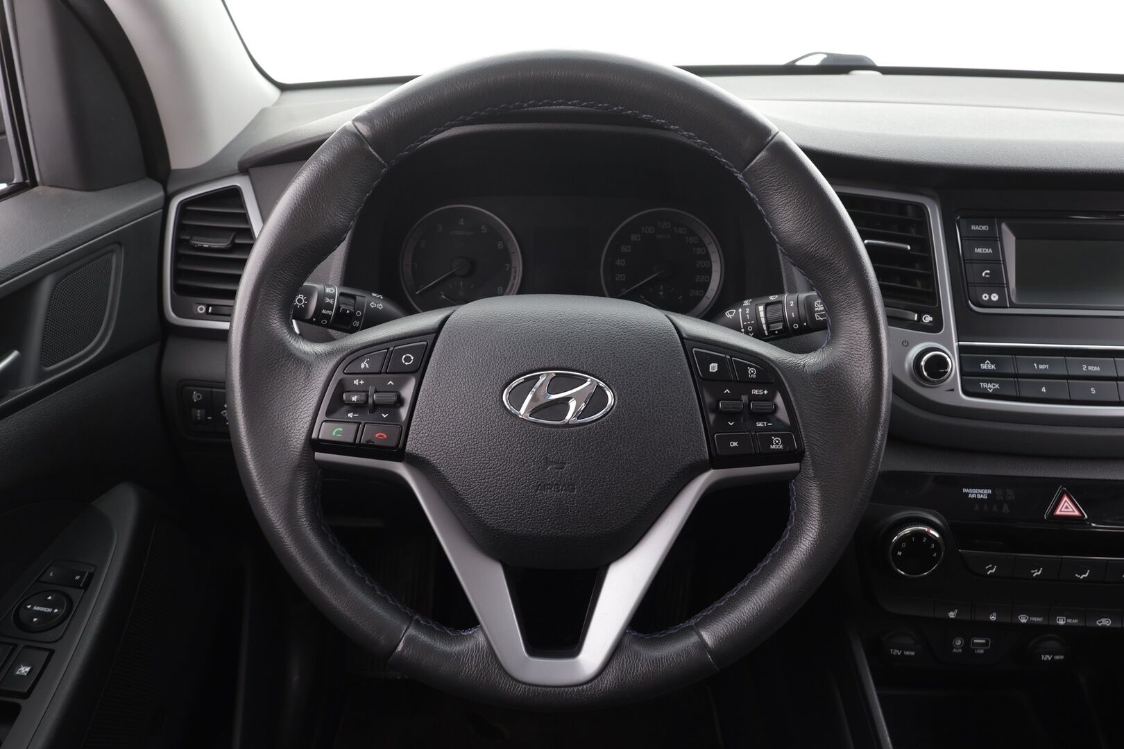 Hyundai Tucson 2016 1,6 6MT ISG Classic Business - * P.Tutka | Vakkari | Bluetooth | Ratinlämmitin | Suomi-auto | Taloudellinen | Kahdet renkaat aluvanteilla * 
