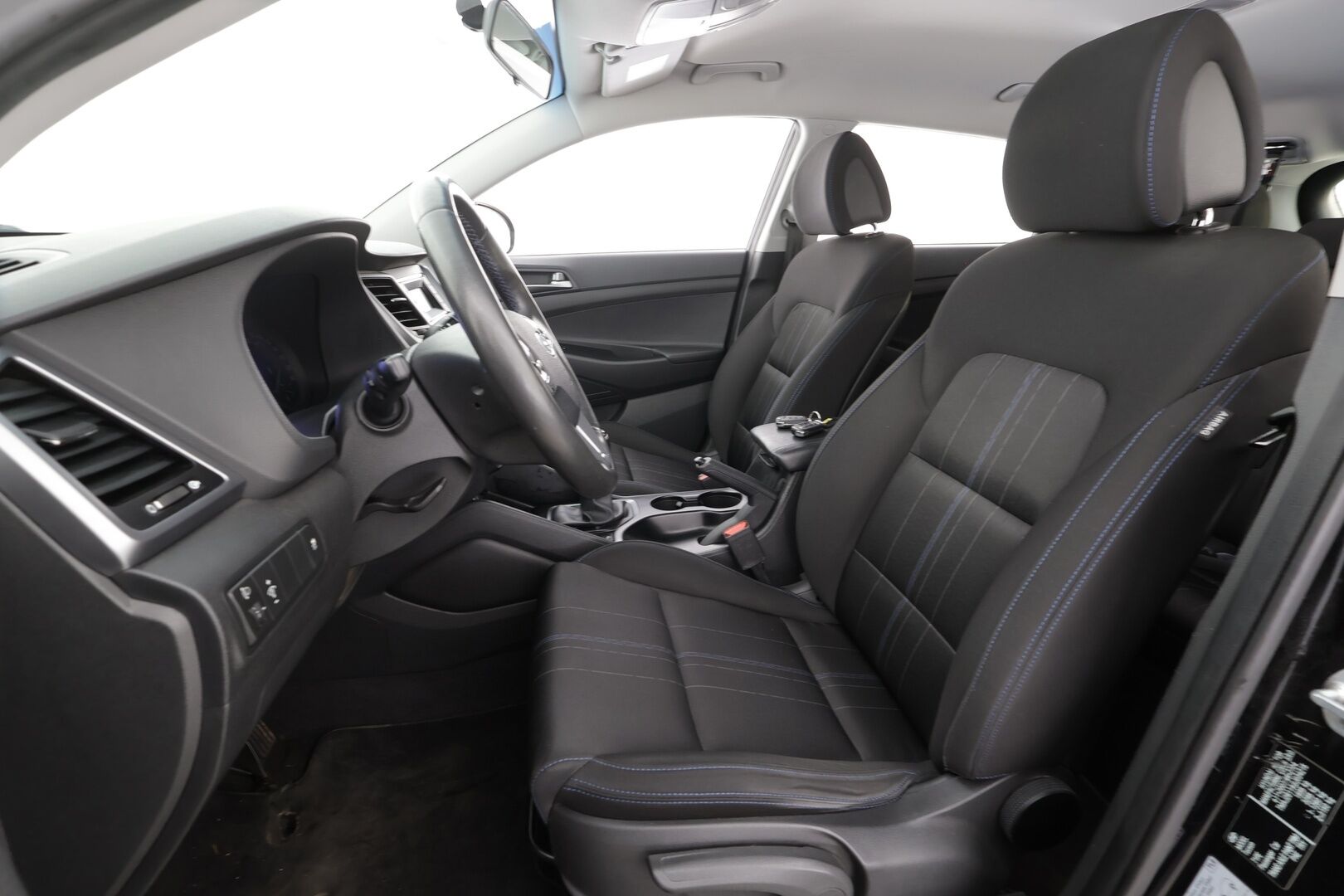 Hyundai Tucson 2016 1,6 6MT ISG Classic Business - * P.Tutka | Vakkari | Bluetooth | Ratinlämmitin | Suomi-auto | Taloudellinen | Kahdet renkaat aluvanteilla * 