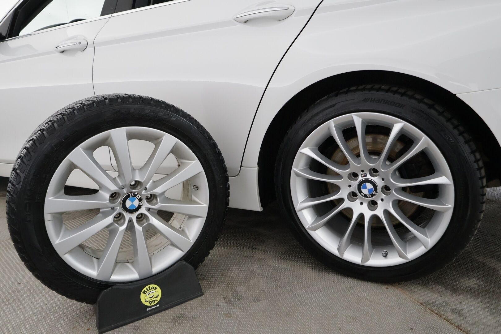 BMW 530 2015 F11 Touring 530d A xDrive Business Luxury - | ACC | Webasto | Panorama | H/K | Adapt LED | Comfort Istuimet muistilla | P.Kamera | Ilmastoidut Sporttinahat | HUD | Soft Close | Comfort access | Merkkihuollettu | Kahdet Renkaat |