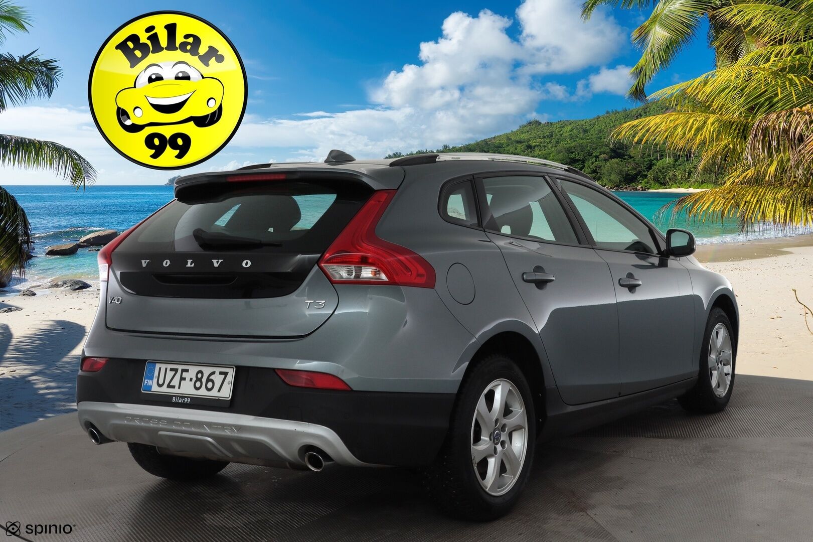 Volvo V40 Cross Country 2016 T3 Business aut * Suomi-auto / Vakkari / Webasto / P.tutka / Koukku / Puolinahat * - Kahdet renkaat Volvon aluvanteilla