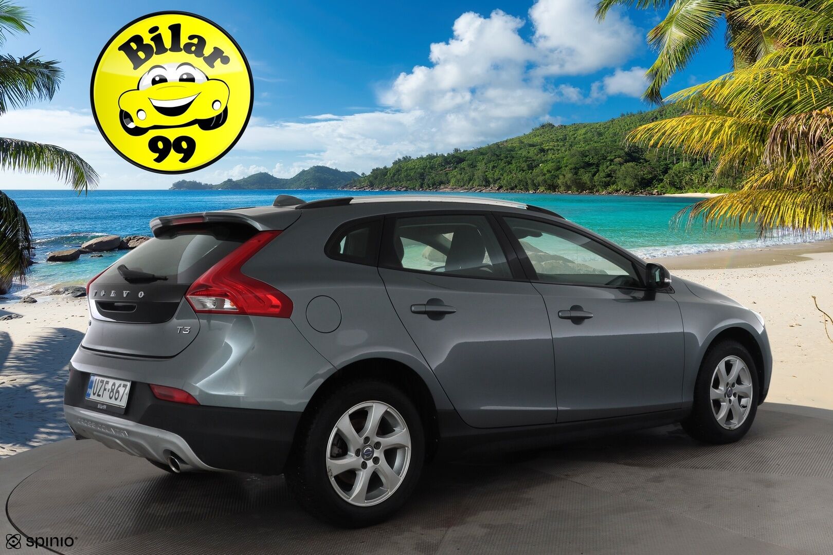 Volvo V40 Cross Country 2016 T3 Business aut * Suomi-auto / Vakkari / Webasto / P.tutka / Koukku / Puolinahat * - Kahdet renkaat Volvon aluvanteilla