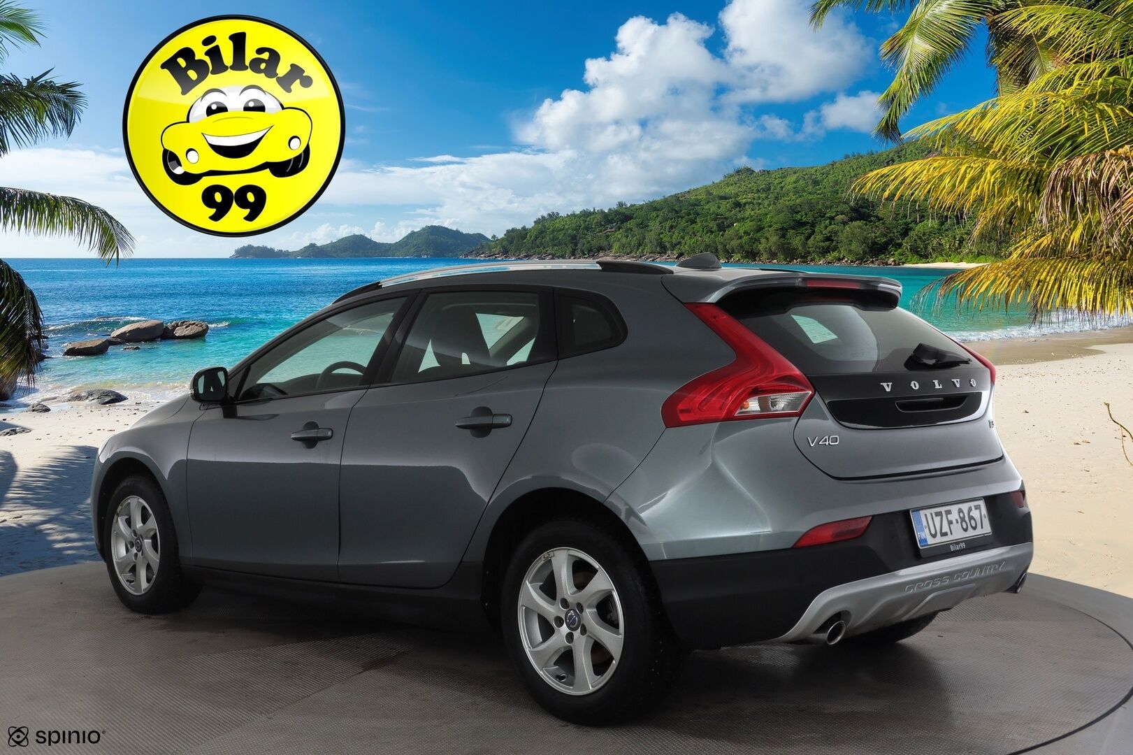 Volvo V40 Cross Country 2016 T3 Business aut * Suomi-auto / Vakkari / Webasto / P.tutka / Koukku / Puolinahat * - Kahdet renkaat Volvon aluvanteilla