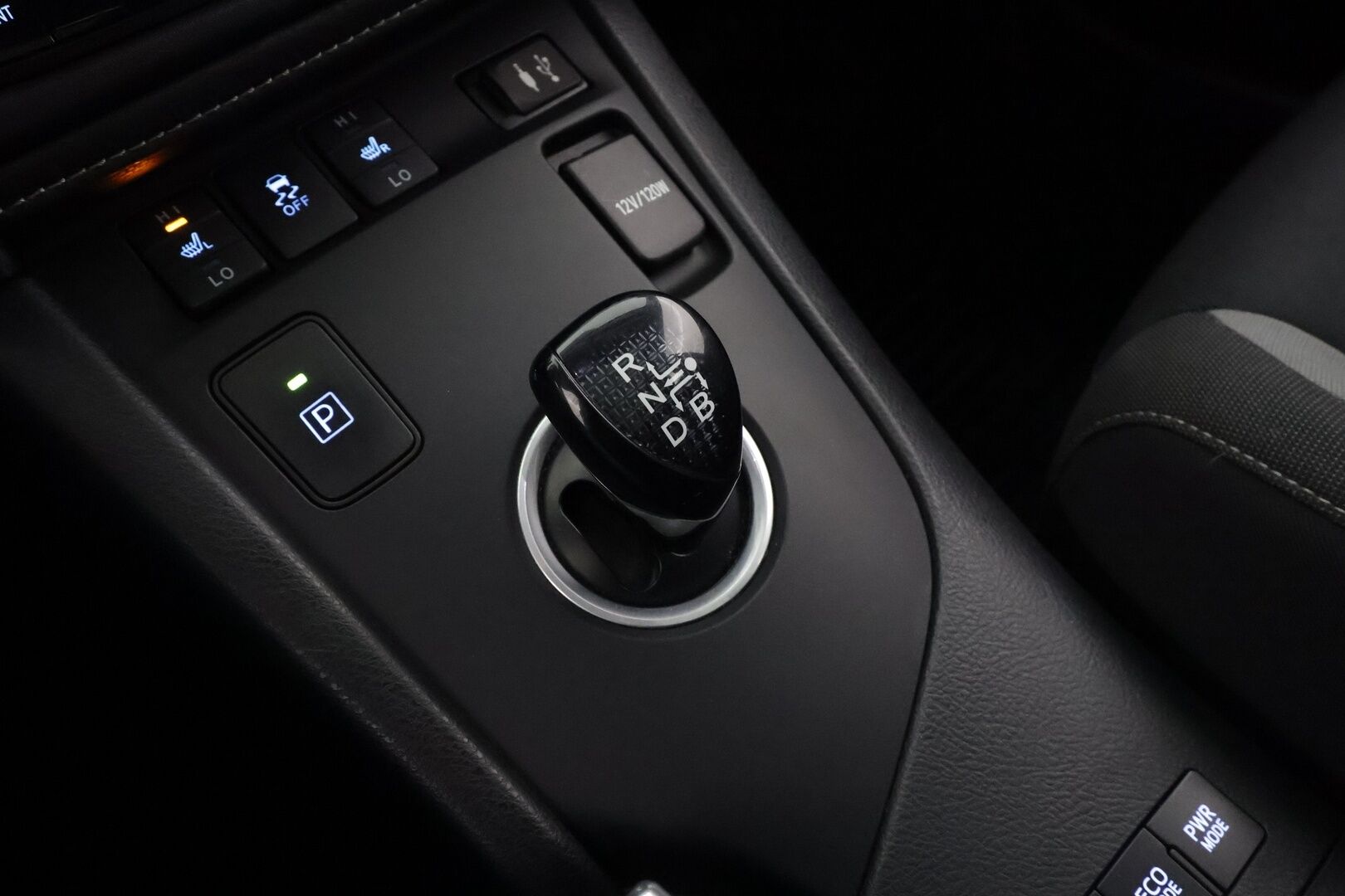 Toyota Auris 2016 Touring Sports 1,8 Hybrid Style * Lasikatto / LED / P.Kamera / Navi / Vakkari / Sisätilanlämmitin * - Suomi-auto / Kahdet renkaat aluvanteilla / Juuri huollettu!