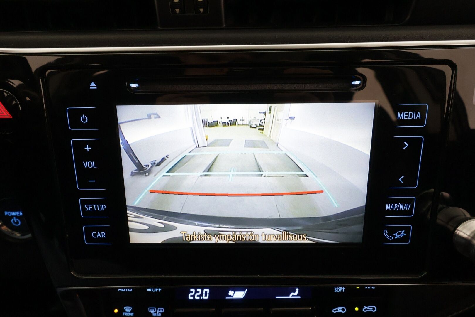 Toyota Auris 2016 Touring Sports 1,8 Hybrid Style * Lasikatto / LED / P.Kamera / Navi / Vakkari / Sisätilanlämmitin * - Suomi-auto / Kahdet renkaat aluvanteilla 