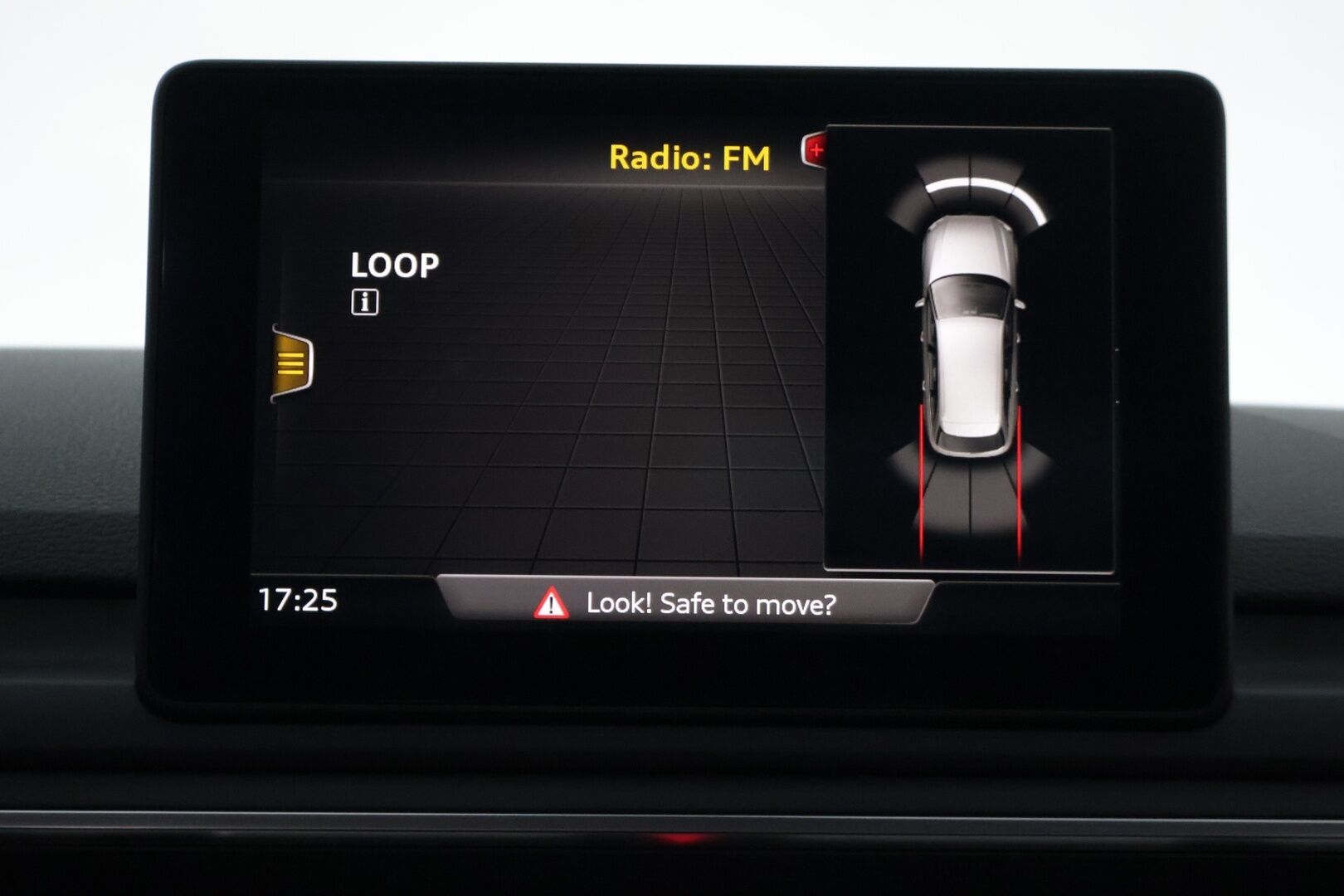 Audi A4 2017 Avant Land of quattro Sport Edition 2,0 TDI 140 kW S tronic / PA-lisälämmitin / Koukku / Sporttipenkit / Matrix LED - *Nahka-alcantara sisusta / Suomi-auto / Tutkat / 2x renkaat aluvanteilla / Vakkari*