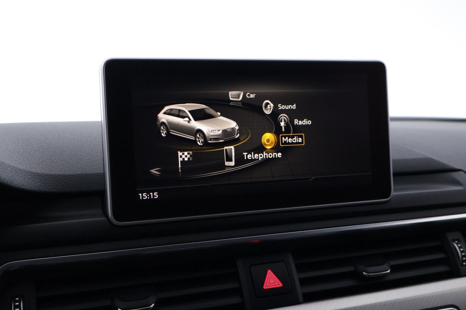 Audi A4 2016 Avant First Edition Business Sport 2,0 TDI 140 kW quattro S tronic *Webasto / Navi / Koukku / Digimittaristo / Audi Connect / Sporttinahat* - Kahdet hyvät renkaat vanteilla / Hyvä huoltohistoria - HULLUT AVAJAISHULINAT KORKOTARJOUS 3,29 %