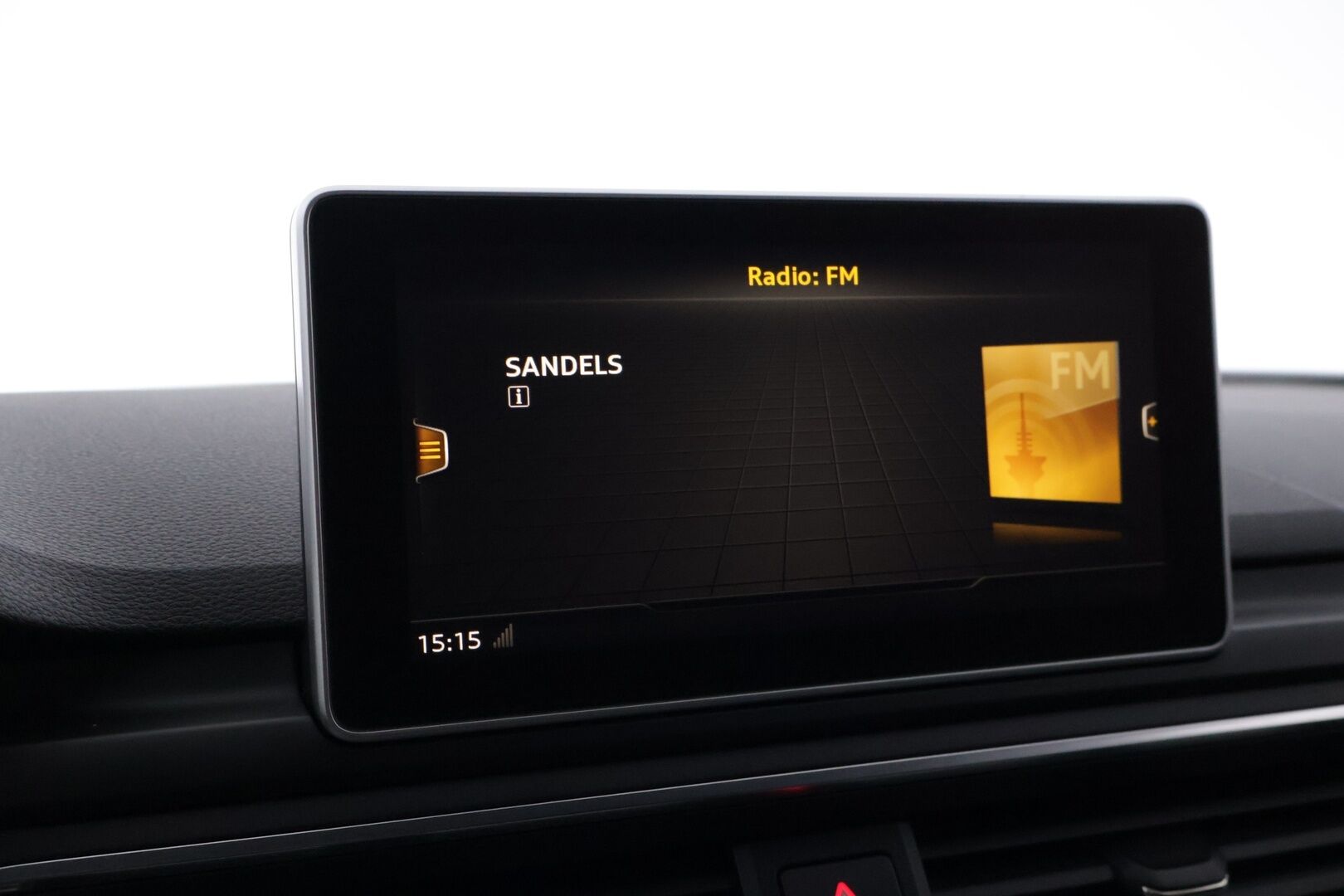 Audi A4 2016 Avant First Edition Business Sport 2,0 TDI 140 kW quattro S tronic *Webasto / Navi / Koukku / Digimittaristo / Audi Connect / Sporttinahat* - Kahdet hyvät renkaat vanteilla / Hyvä huoltohistoria - HULLUT AVAJAISHULINAT KORKOTARJOUS 3,29 %