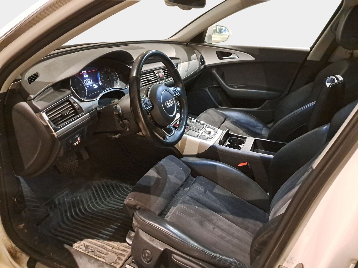 Audi A6 2017 Avant S Line Business Sport 2,0 TDI 140 kW quattro S tronic *Webasto / Suomiauto / P.Kamera / Koukku / S.Luukku / LED* - 2x OEM Alut hyväkuntoisilla renkailla / Webastollinen Suomiauto - HULLUT AVAJAISHULINAT KORKOTARJOUS 3,29 %