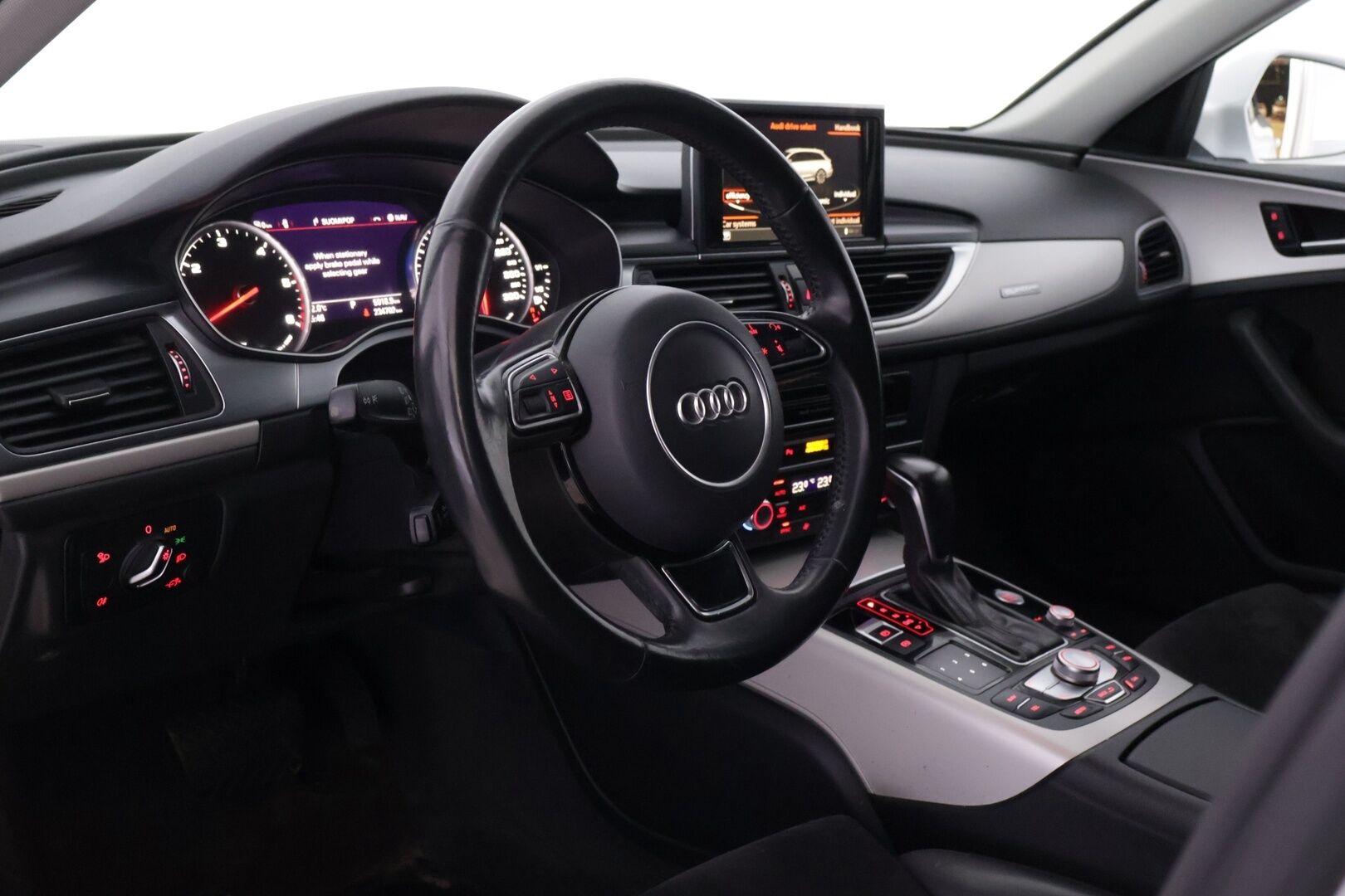 Audi A6 2017 Avant S Line Business Sport 2,0 TDI 140 kW quattro S tronic - Hihna juuri vaihdettu | Webasto | Sporttipenkit | P.Kamera | Koukku | S.Luukku | LED | 