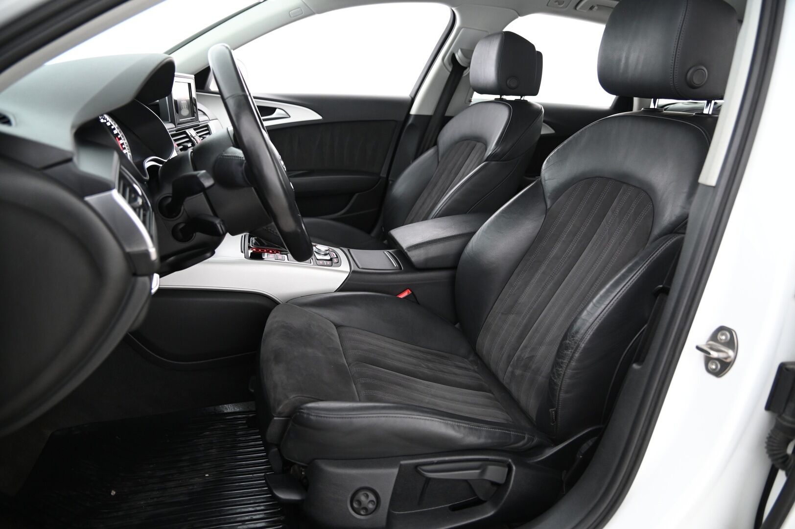 Audi A6 2017 Avant Business Sport 2,0 TDI 110 kW ultra S tronic *Webasto / P.Kamera / Koukku / Sporttipenkit* - *Autossa Nahka-alcantara verhoilu / Tutkat / BT / 2x Alut*