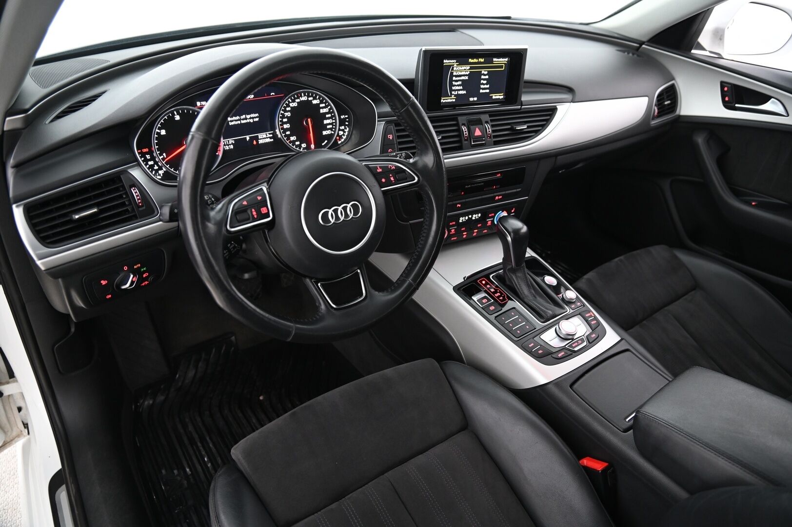 Audi A6 2017 Avant Business Sport 2,0 TDI 110 kW ultra S tronic *Webasto / P.Kamera / Koukku / Sporttipenkit* - *Autossa Nahka-alcantara verhoilu / Tutkat / BT / 2x Alut*