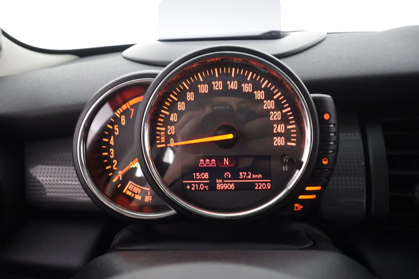 MINI Hatchback 2016 5-ovinen Cooper Business - | Vakkari | Lohko | Adapt Jousitus | P.Tutka | HUD | Panorama | Sporttipenkit | H/K | LED | Suomi-auto | Merkkihuollettu | Kahdet Renkaat |
