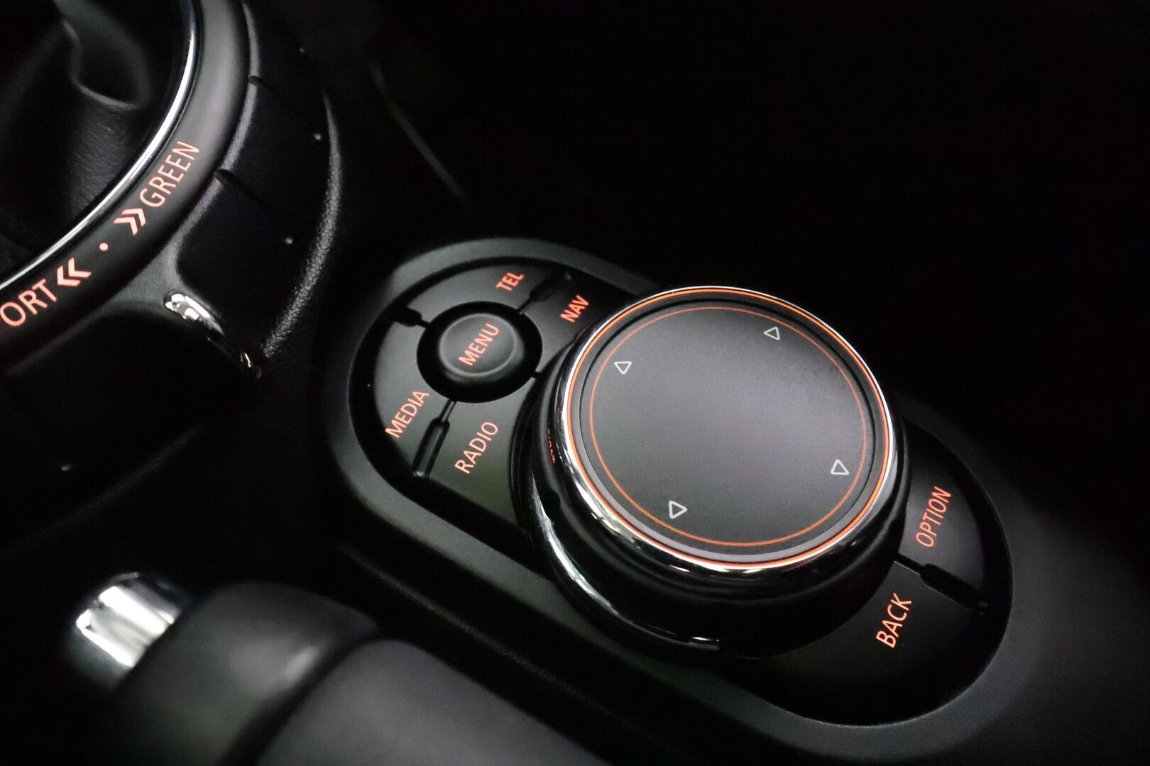MINI Hatchback 2016 5-ovinen Cooper Business - | Vakkari | Lohko | Adapt Jousitus | P.Tutka | HUD | Panorama | Sporttipenkit | H/K | LED | Suomi-auto | Merkkihuollettu | Kahdet Renkaat |
