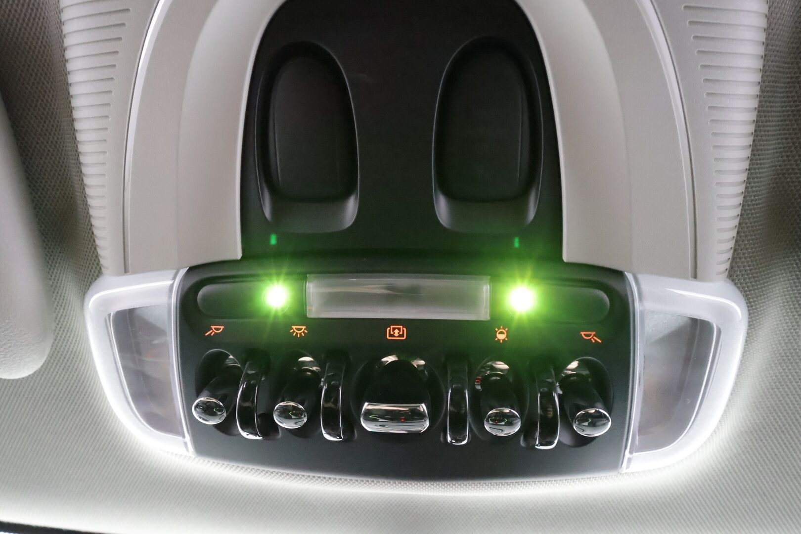 MINI Hatchback 2016 5-ovinen Cooper Business - | Vakkari | Lohko | Adapt Jousitus | P.Tutka | HUD | Panorama | Sporttipenkit | H/K | LED | Suomi-auto | Merkkihuollettu | Kahdet Renkaat |