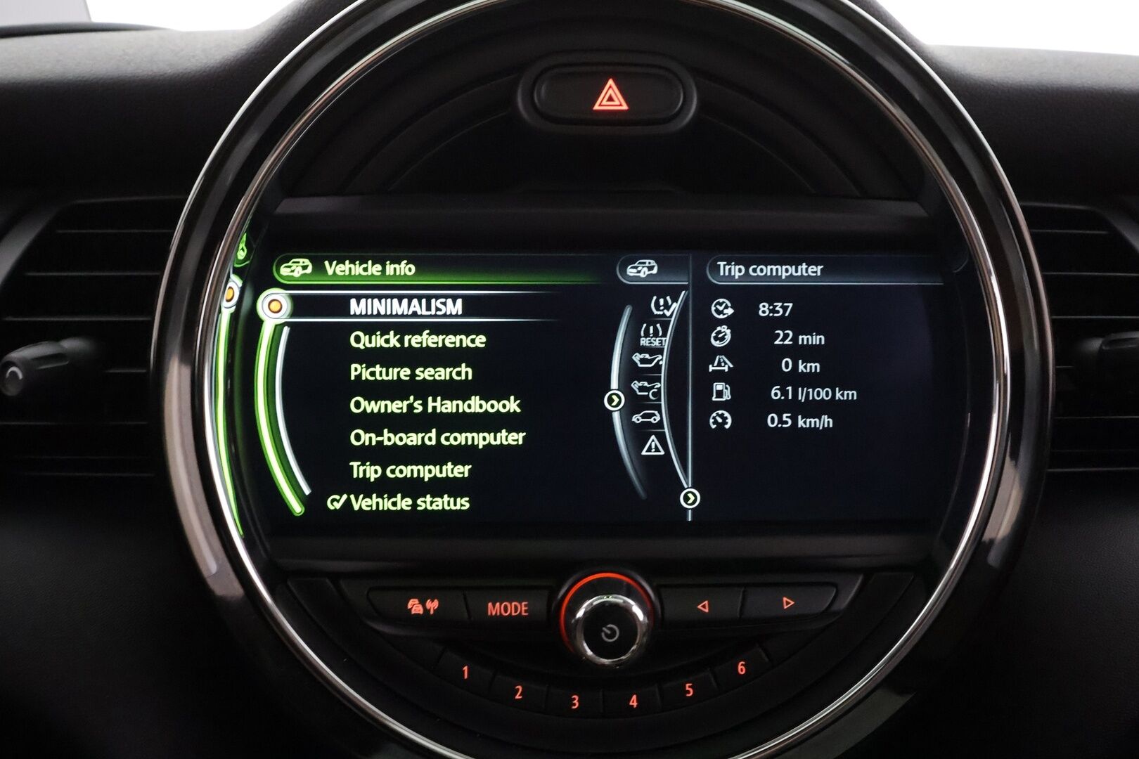 MINI Hatchback 2016 5-ovinen Cooper Business - | Vakkari | Lohko | Adapt Jousitus | P.Tutka | HUD | Panorama | Sporttipenkit | H/K | LED | Suomi-auto | Merkkihuollettu | Kahdet Renkaat |